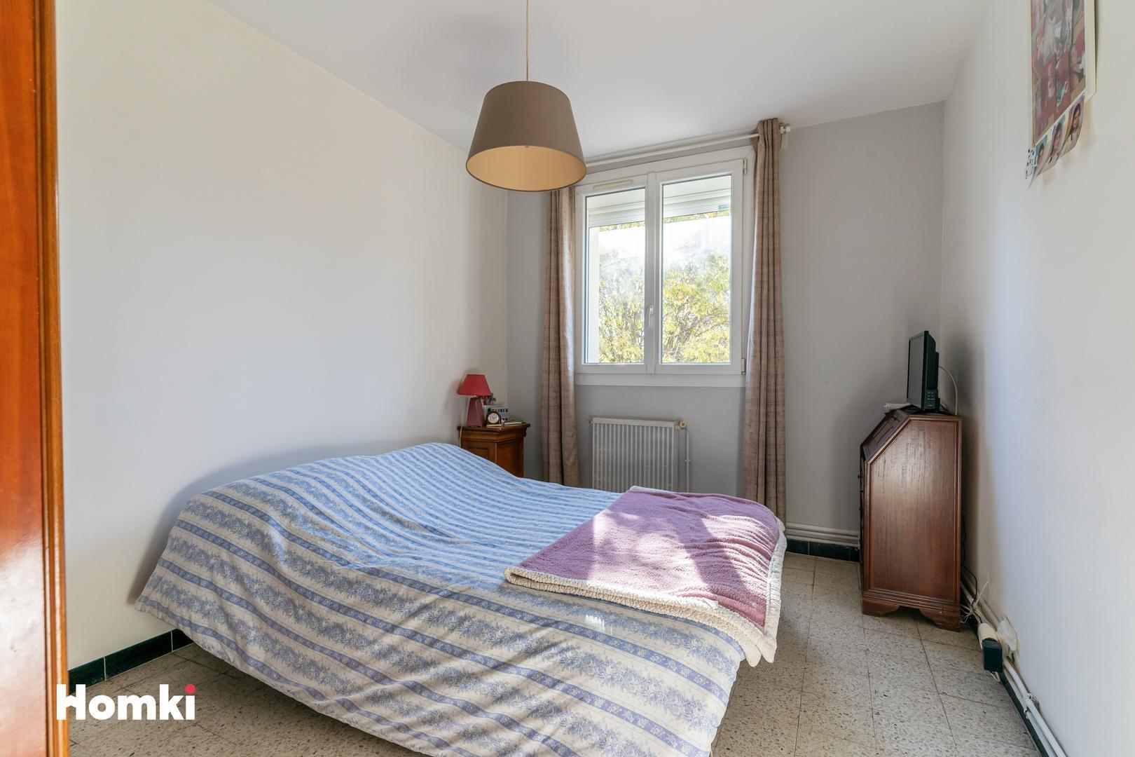 Homki - Vente Appartement  de 65.0 m² à Marseille 13009