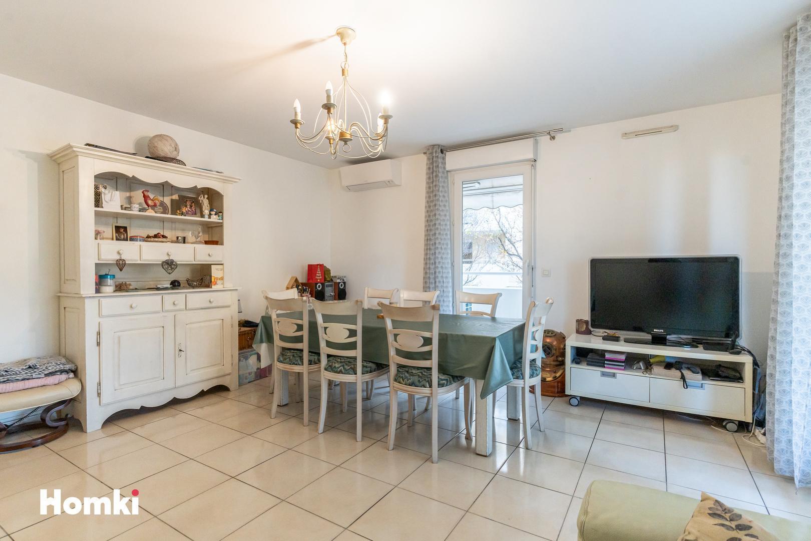 Homki - Vente Appartement  de 85.0 m² à Marseille 13009
