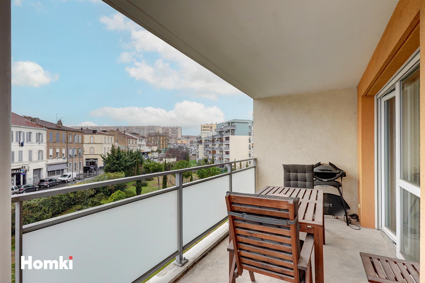 Homki - Vente Appartement  de 73.0 m² à Marseille 13015