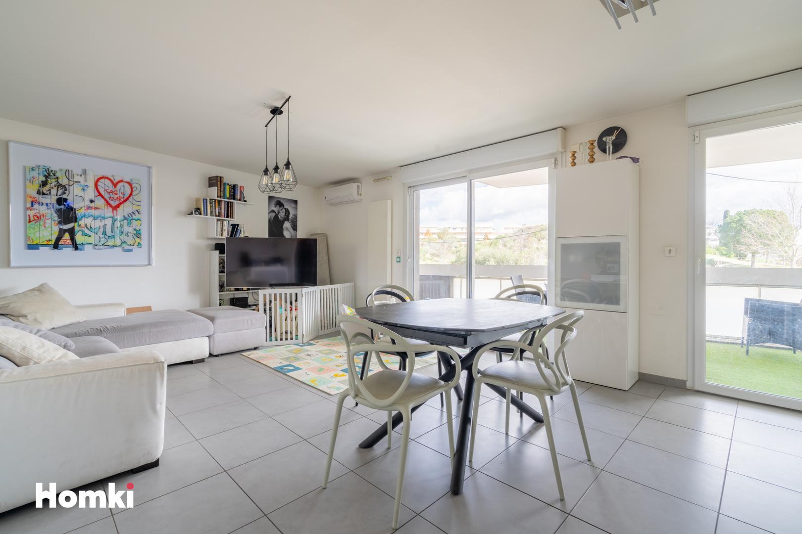 Homki - Vente Appartement  de 80.0 m² à Marseille 13008