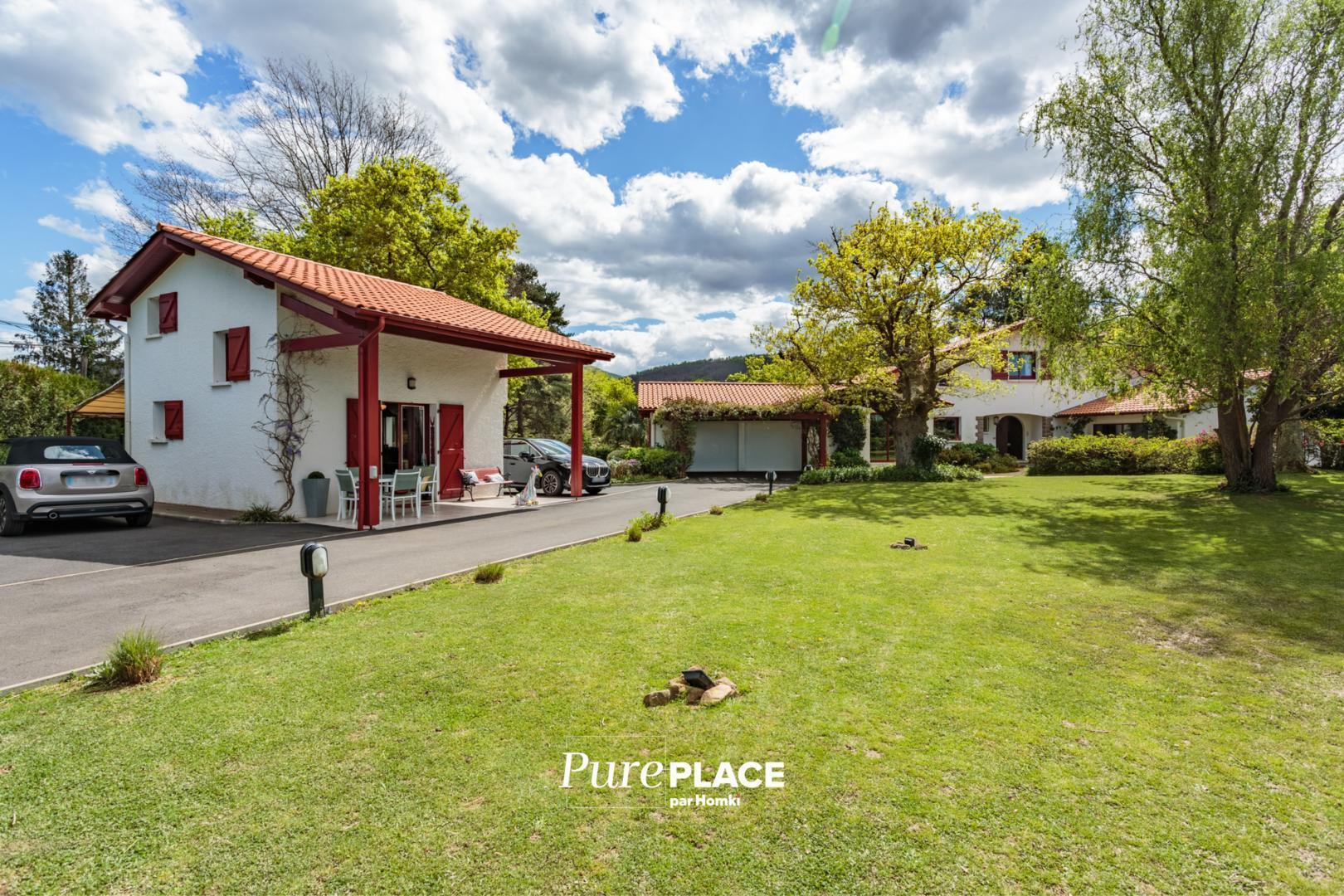 Homki - Vente Maison/villa  de 350.0 m² à Urrugne 64122