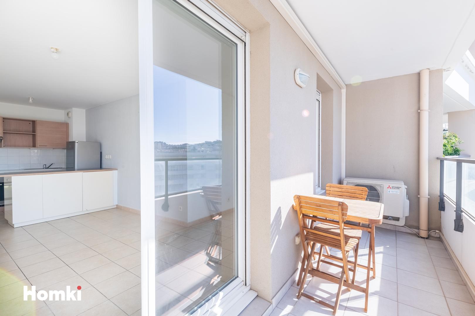 Homki - Vente Appartement  de 45.0 m² à Marseille 13008