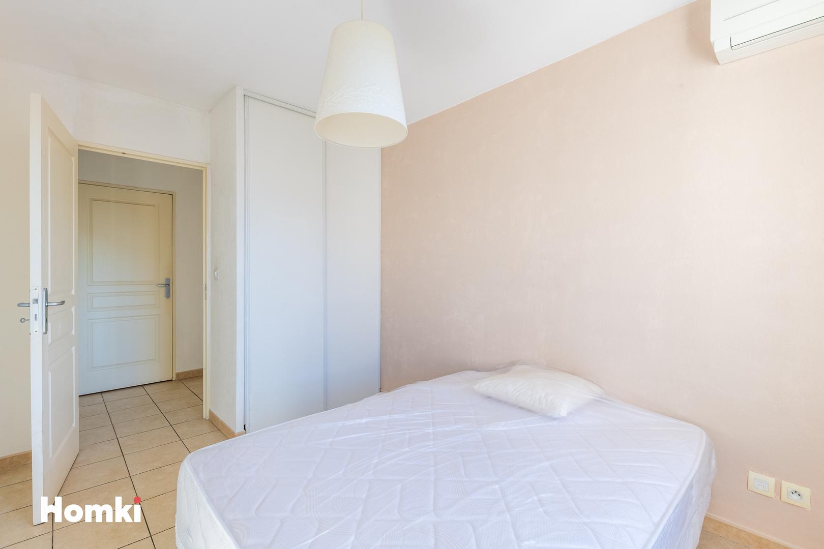 Homki - Vente Appartement  de 45.0 m² à Marseille 13008