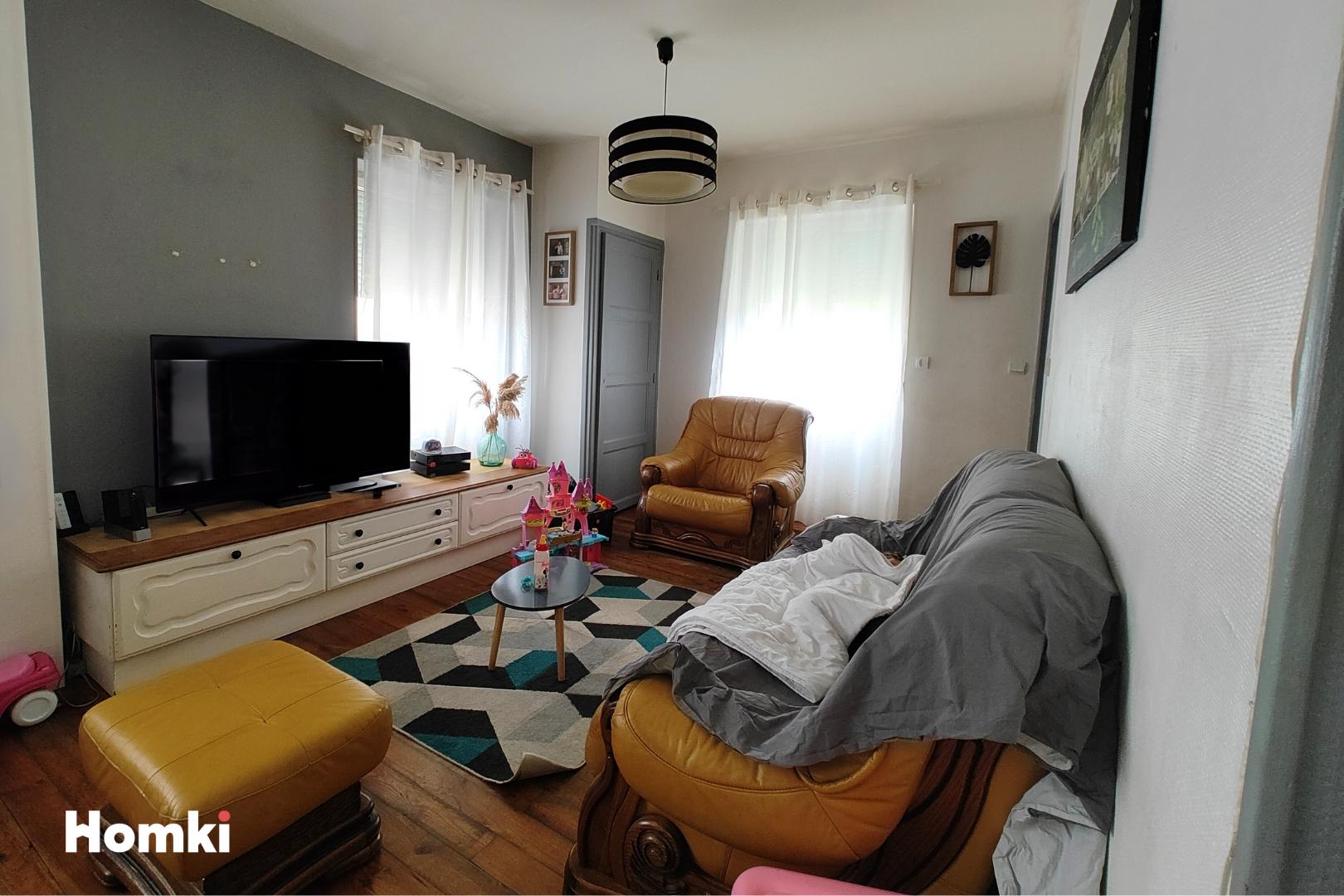 Homki - Vente Immeuble  de 231.0 m² à Dortan 01590