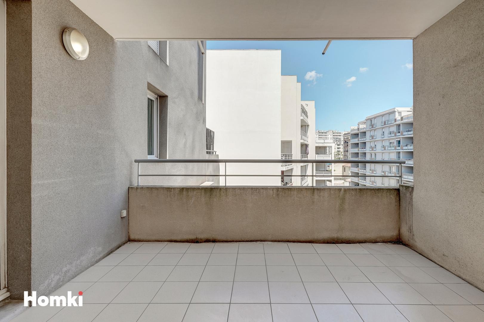 Homki - Vente Appartement  de 69.0 m² à Marseille 13013