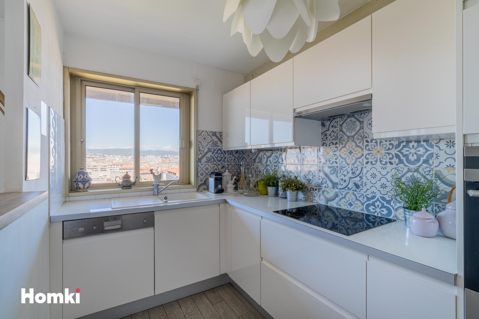 Homki - Vente Appartement  de 82.0 m² à Marseille 13006