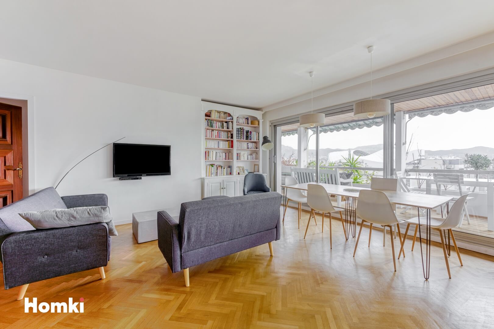 Homki - Vente Appartement  de 145.0 m² à Marseille 13008