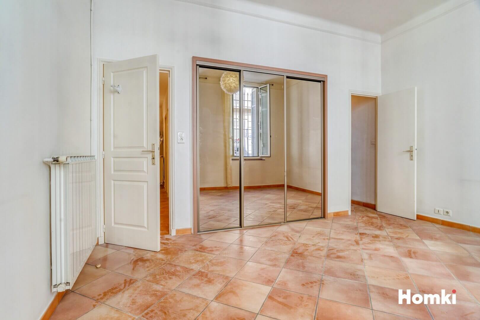 Homki - Vente Appartement  de 71.0 m² à Marseille 13005