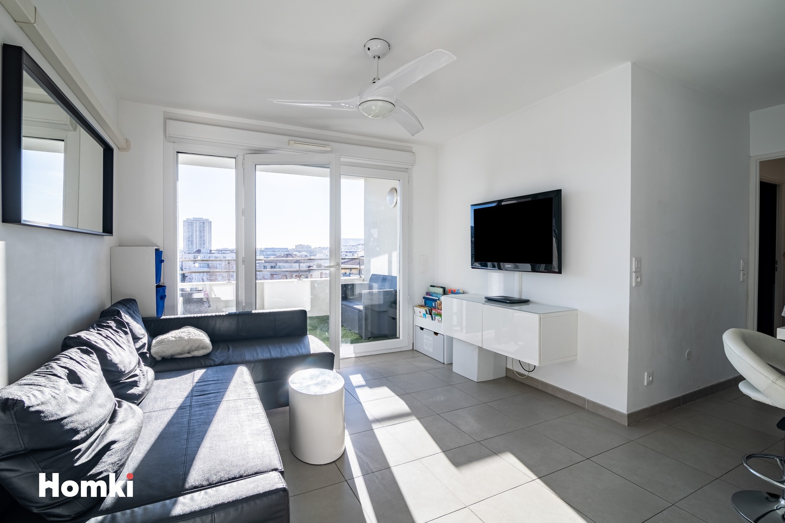 Homki - Vente Appartement  de 56.0 m² à Marseille 13008