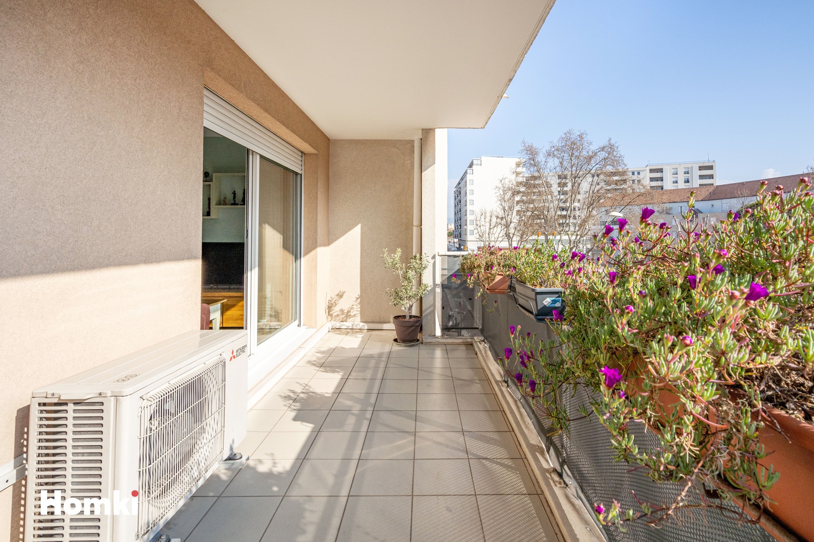 Homki - Vente Appartement  de 71.0 m² à Marseille 13008