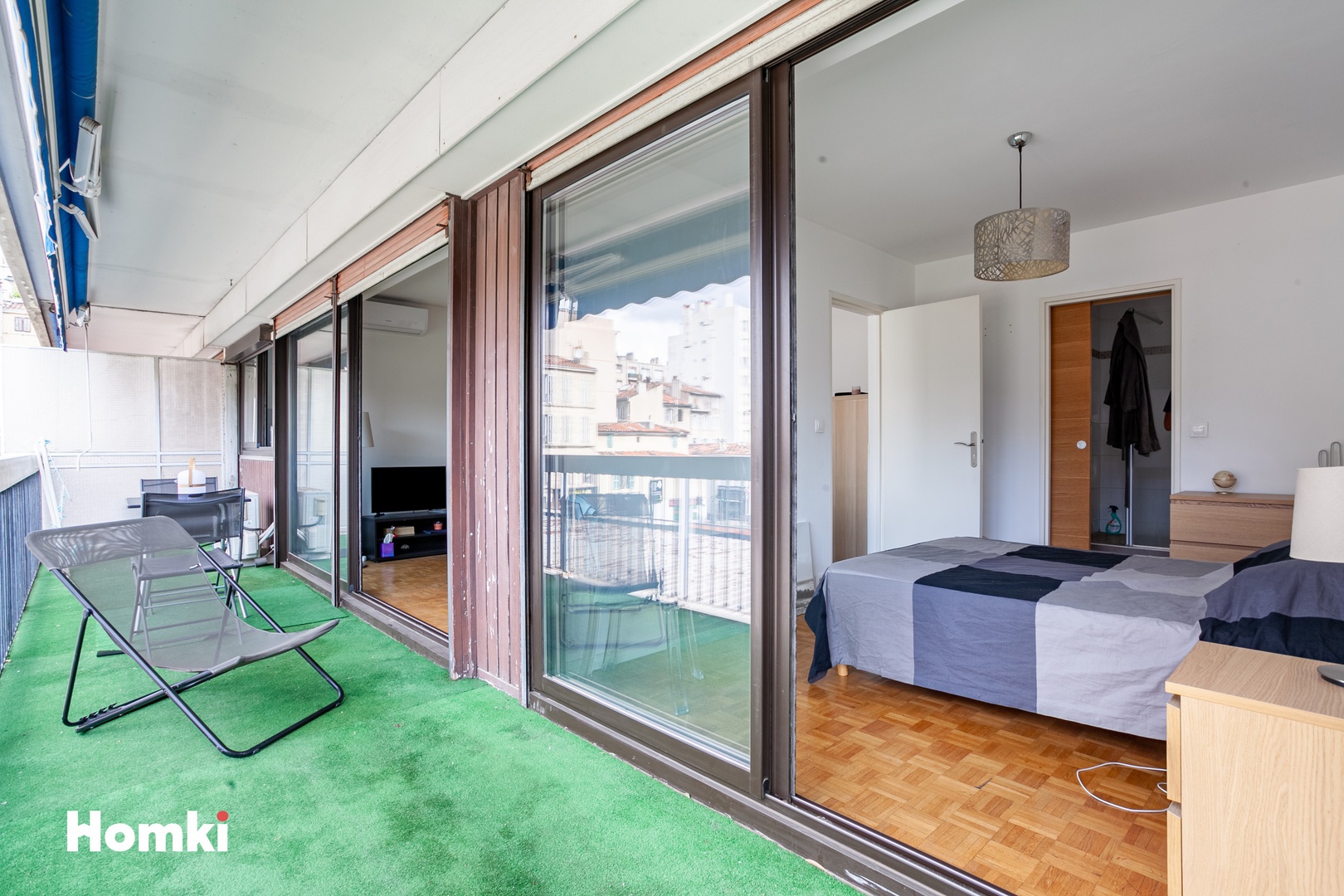 Homki - Vente Appartement  de 45.0 m² à Marseille 13006
