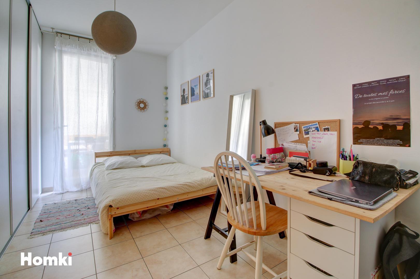 Homki - Vente Appartement  de 57.0 m² à Marseille 13008