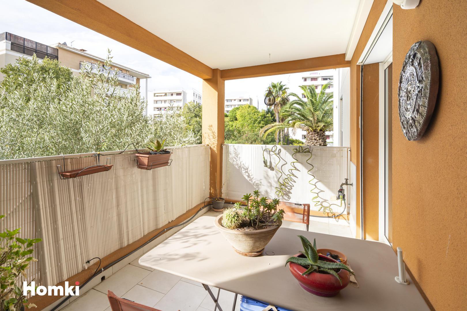Homki - Vente Appartement  de 81.0 m² à Marseille 13011