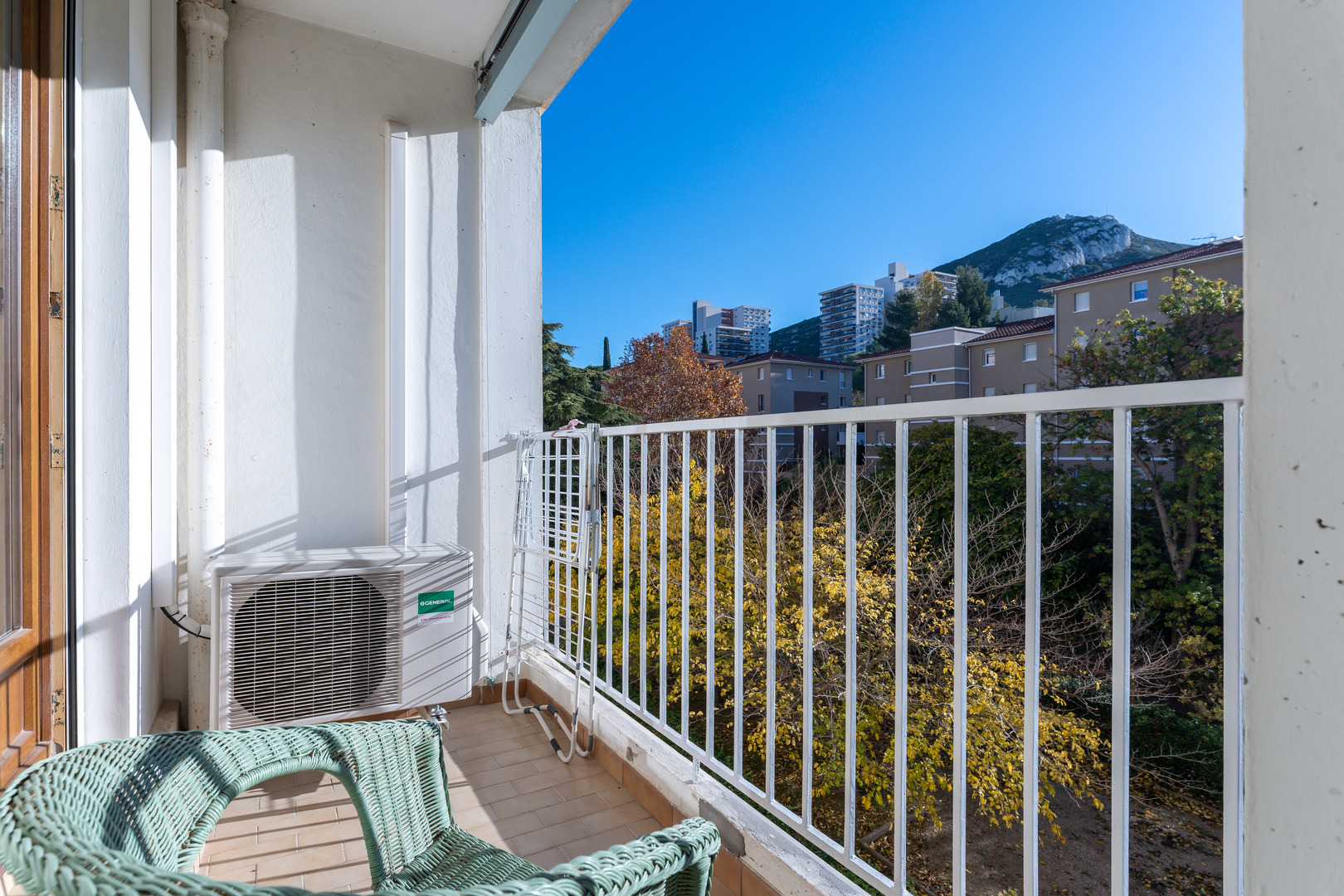 Homki - Vente Appartement  de 96.0 m² à Marseille 13010