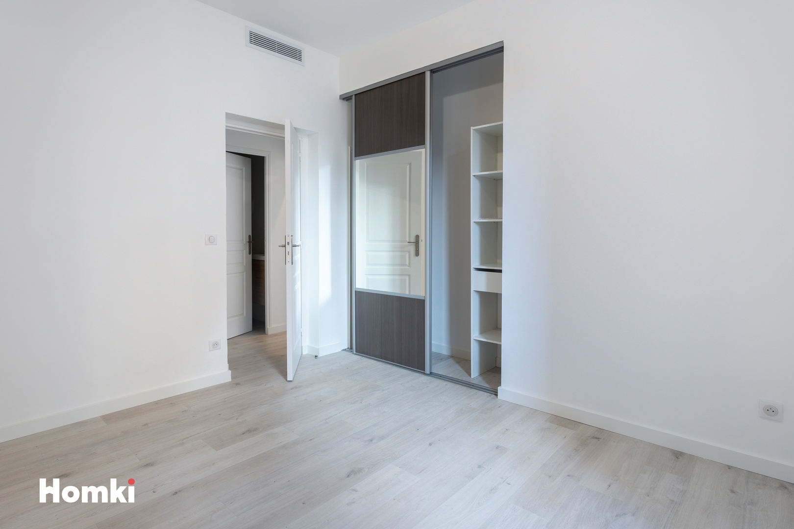 Homki - Vente Appartement  de 107.0 m² à Juan les Pins 06160